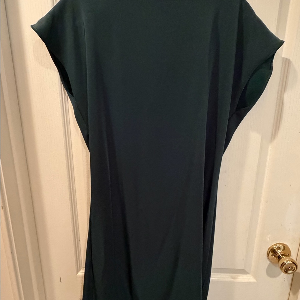 Classic Short-Sleeve Shift Dress in Dark Green
